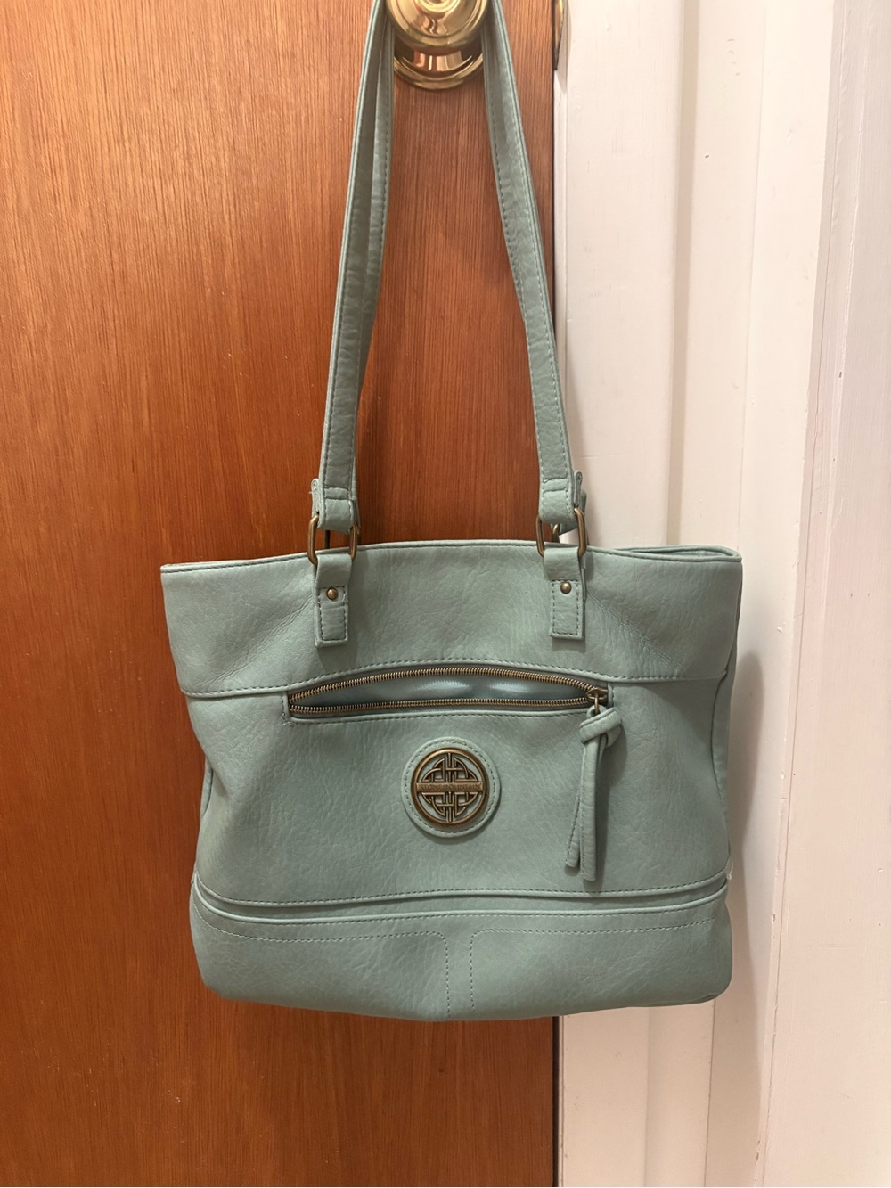 Stone Mountain Accessories Mint Tote Bag with Gold Medallion